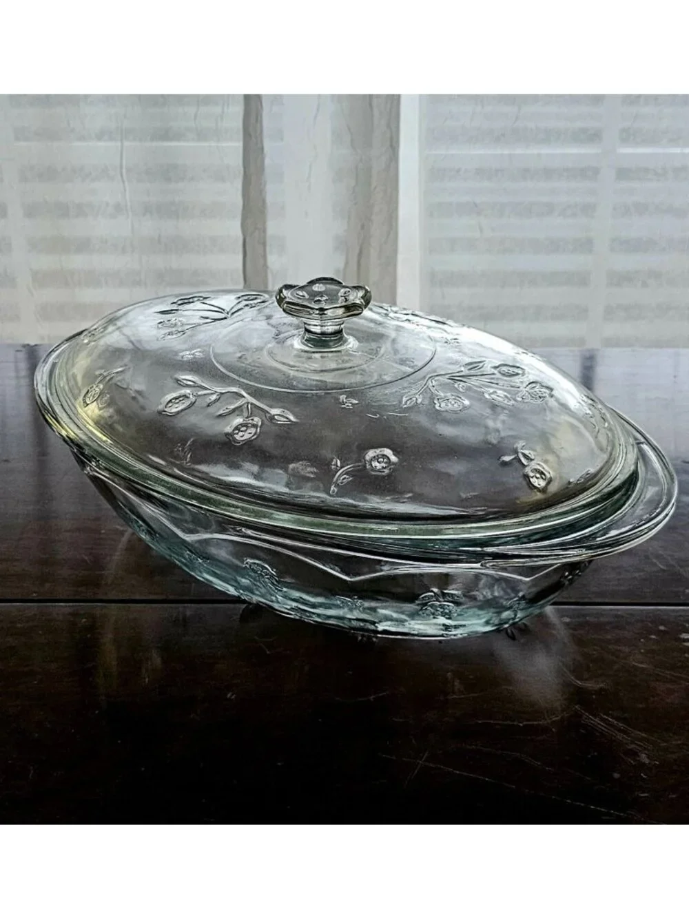 Anchor Hocking Savannah Covered Casserole Dish 2qt glass raised relief floral - Picture 1 of 9